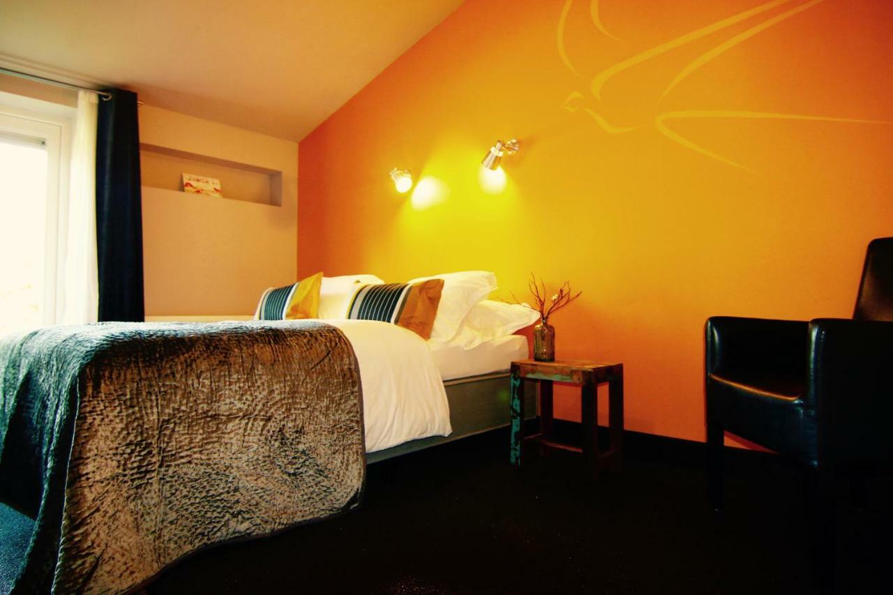 ダルフセン Zwaluwhof Bed & Breakfast エクステリア 写真